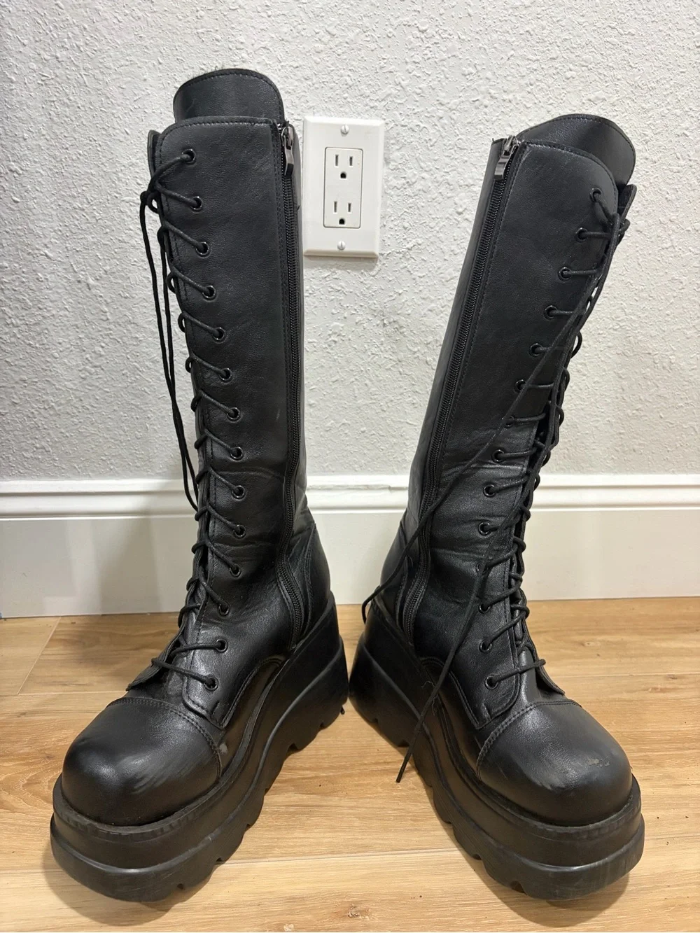 N/A bold black